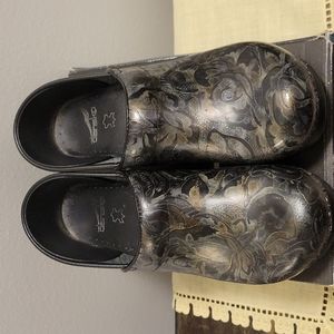 Dansko Professional Grey Floral Size 40 New